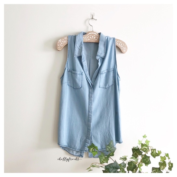 Lovestitch ∙ Sleeveless Button Down Top - Picture 2 of 7